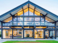 с мостиком и горкой